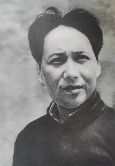 “大我”之境:毛泽东思想对中国当|1939年毛泽东在延安