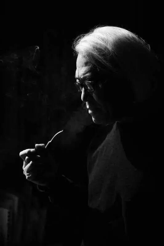告别岛子:死的时候只有更轻,才能|岛子先生像