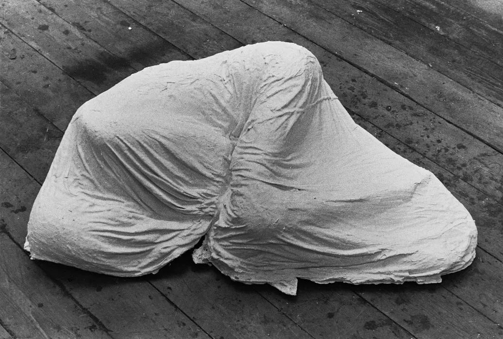 安东尼·葛姆雷的策略性复活:如何|安东尼·戈姆利《睡眠之地》1973年