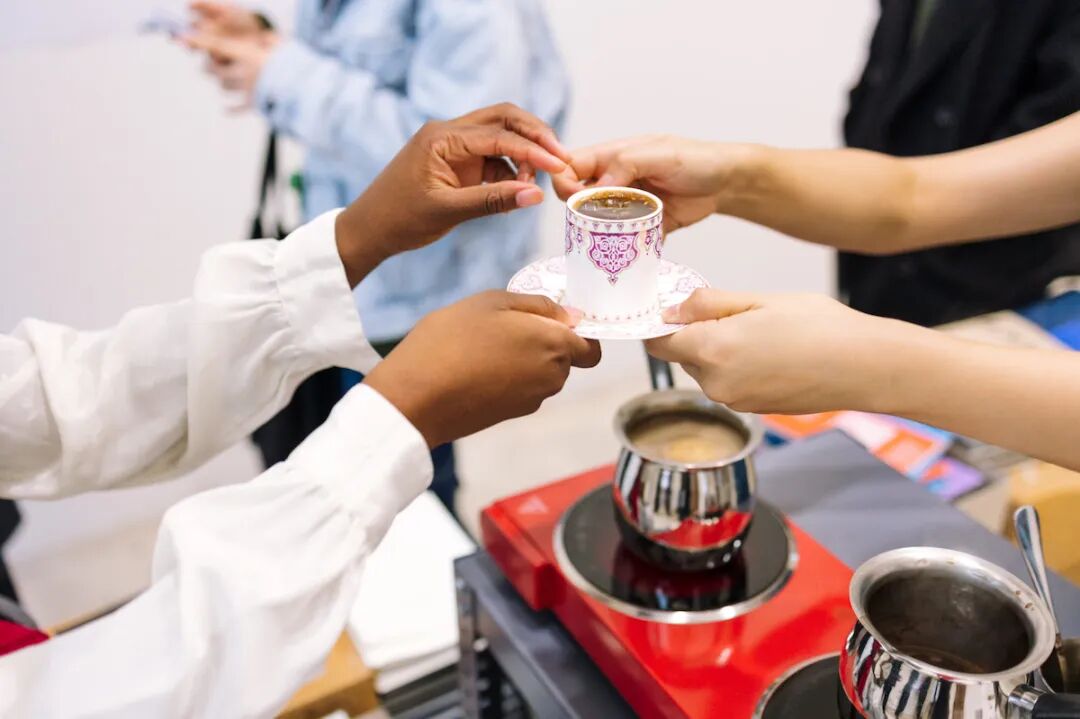 艺术圈是怎么一步步把艺术批评家“|插图21